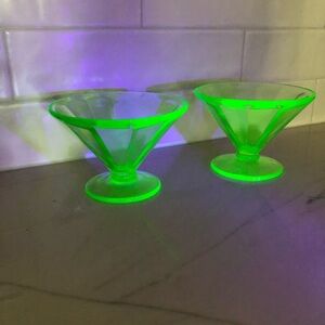 Vintage Uranium Federal Glass Footed Sherbet Dishes Set of 2
